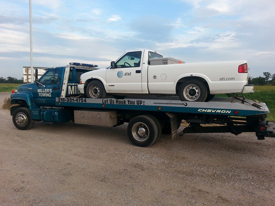 damaged car towing wichita