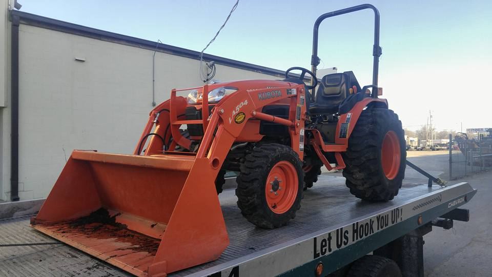 benefits hiring professional tow truck company